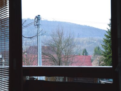 Pohľad z 2-lôžkovej izby smerom na vyhliadku Terchovské srdce.