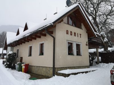Penzión Admit v Terchovej počas zimy.
